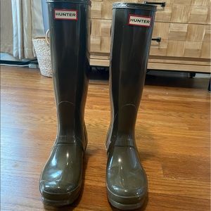 Hunter rain boots tall